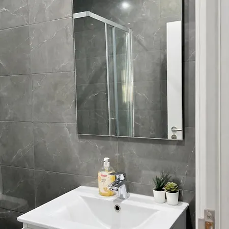 Albergue Velvet Prime *